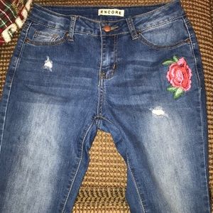 rose embroidered jean